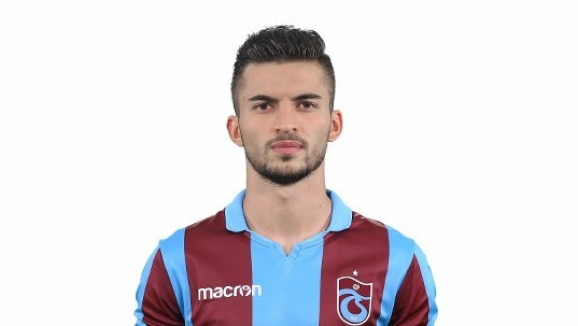 Trabzonsporlu Oyuncu Hüseyin Türkmen Kaza Yaptı