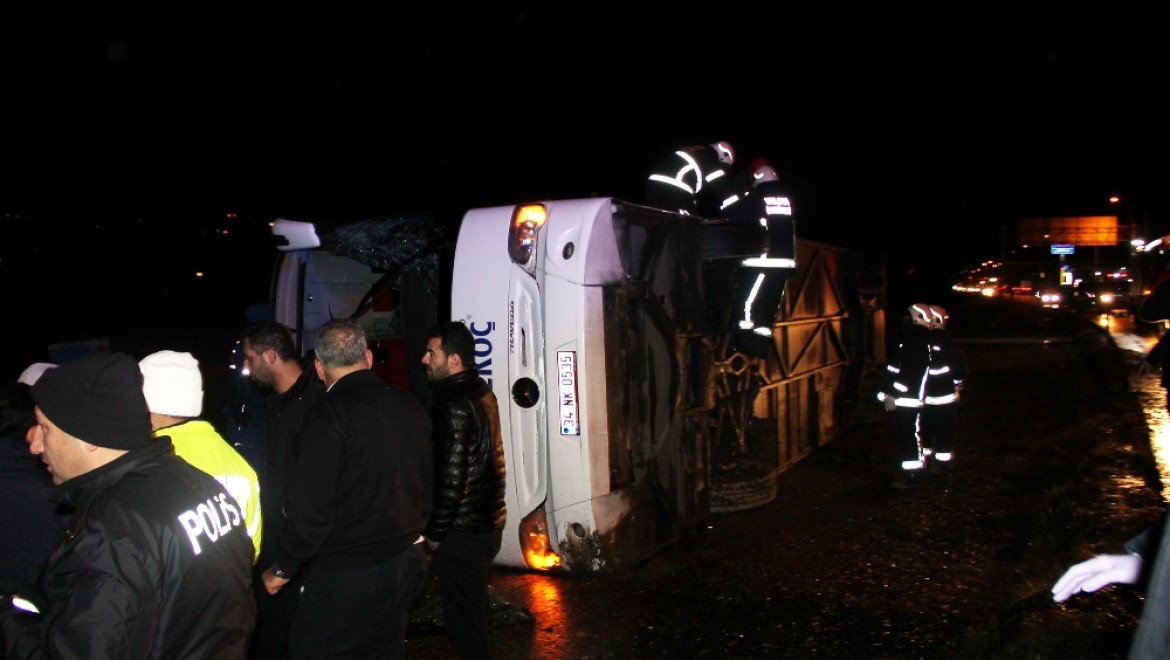 Yalova’da Otobüs Devrildi: 14 Yaralı