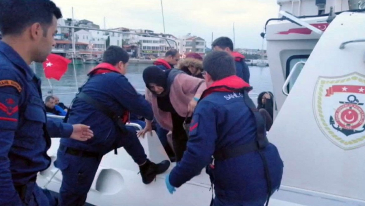 Yunan Adalarına Kaçmaya çalışan 28 Göçmen Yakalandı