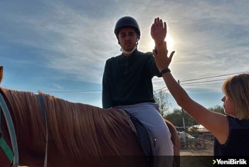 Otizmli Yiğit'in öfke nöbetleri atlı terapiyle azaldı