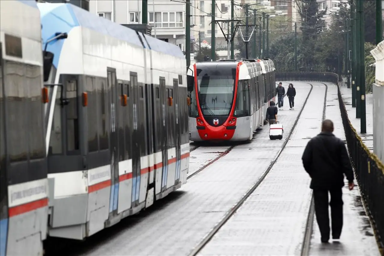 İstanbul'da metro ve tramvay seferleri durdu - Anadolu Ajansı