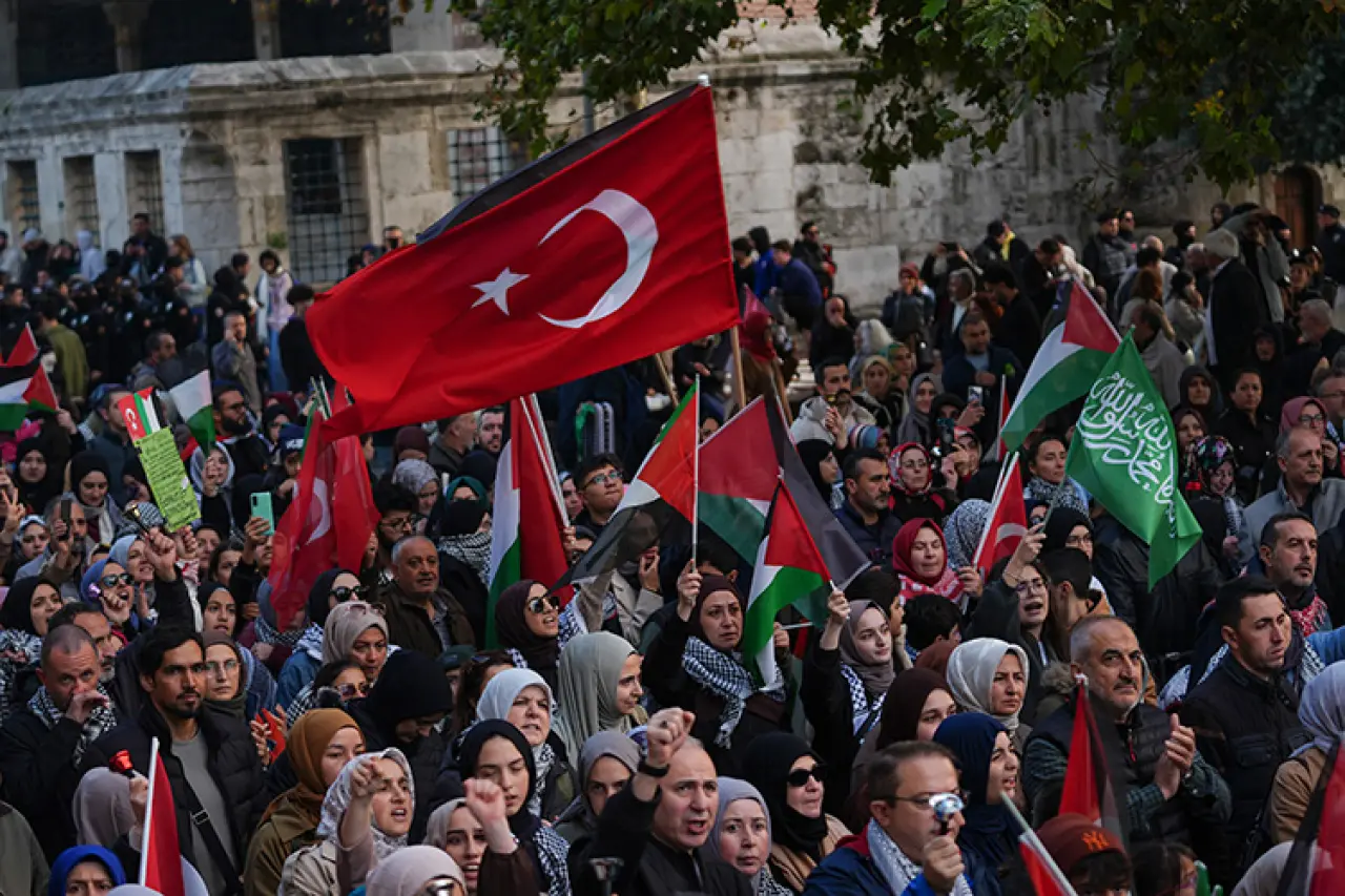 İstanbul'da Filistin İnisiyatifi'nden İsrail'i protesto yürüyüşü